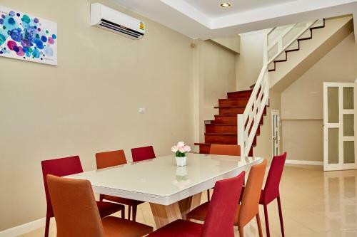 Big Area!! Cozy Beach Pool Villa 5 Private Bedrooms