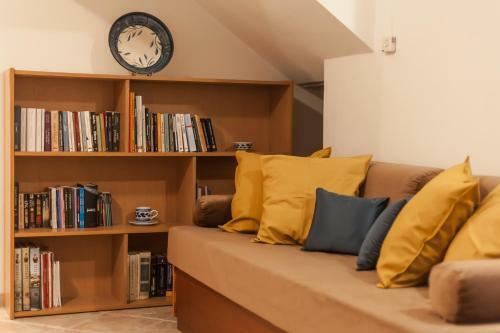 Thanos Luxury Apartment In Spetses