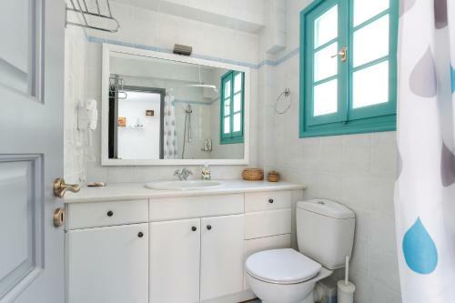 The Great Gatsby 6br Villa Overlooking Spetses Old Town