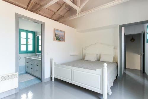 The Great Gatsby 6br Villa Overlooking Spetses Old Town
