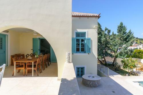 The Great Gatsby 6br Villa Overlooking Spetses Old Town
