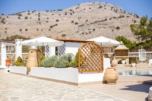 Thymoura Villa