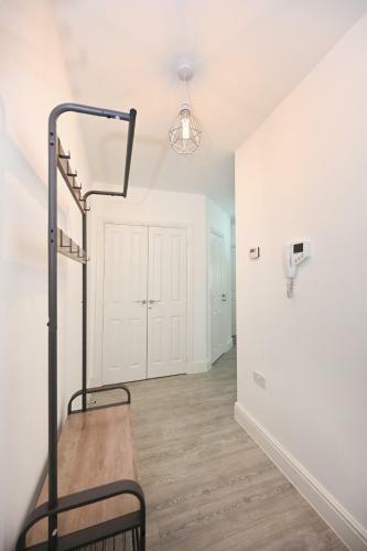 Luxury 2 Bedroom, 2 Bath Apartment, Prime Location
