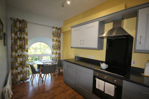 Mullarts Church -the Glenann Apartment
