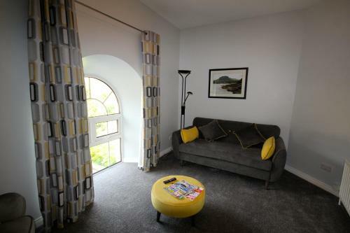 Mullarts Church -the Glenann Apartment