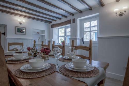 White Mill - 4 Bedroom Holiday Home - Lampeter Velfrey - Narberth