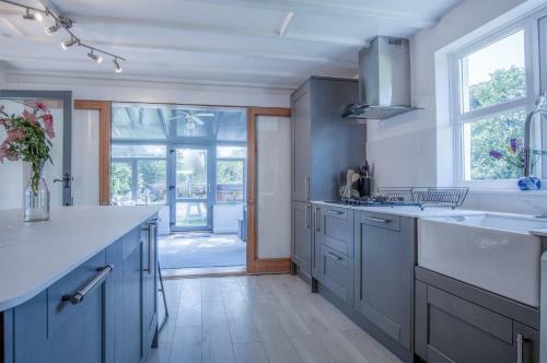 White Mill - 4 Bedroom Holiday Home - Lampeter Velfrey - Narberth