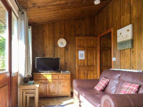 Cedar Cottage- Uk31221
