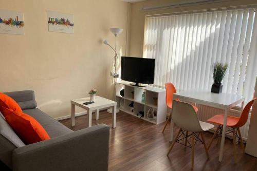 Cosy Bright Studio Apartment In Chorlton Suburbs