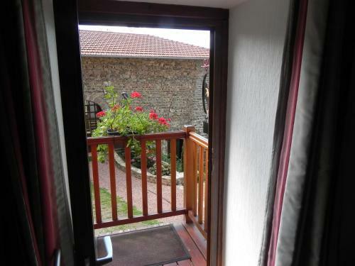 Hostal Ferme Des Entremains