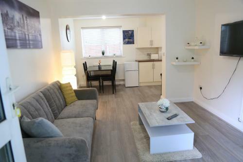 Gorgeous Ground Floor Apartment + Free Parking