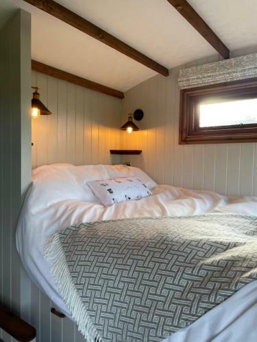 The Shepherds Retreat - Luxury Shepherds Hut
