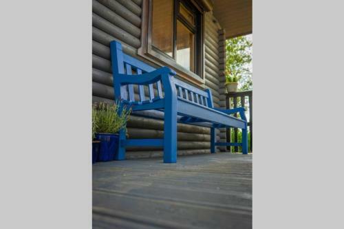 Lakeside Swallow Lodge - Private Hot Tub