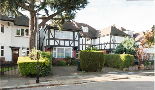 Hostal Saint Gabriel's Road Guesthouse