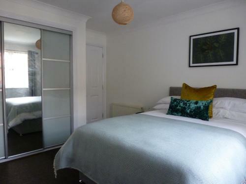 Sun Gardens Luxe 2 Bed 2 Bath Apartment