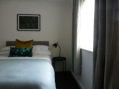 Sun Gardens Luxe 2 Bed 2 Bath Apartment