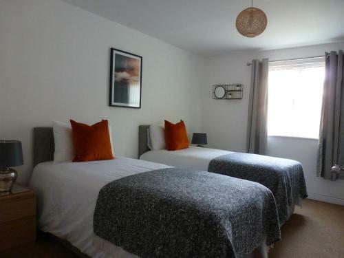 Sun Gardens Luxe 2 Bed 2 Bath Apartment