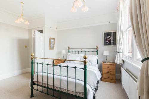 Warwick Victorian Apartment