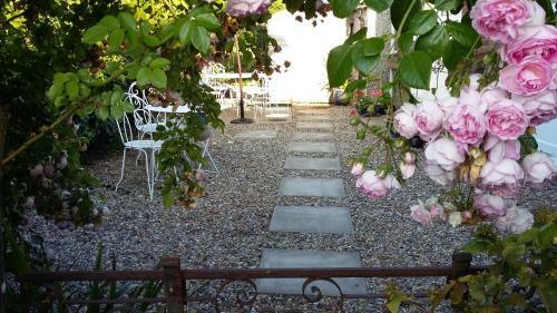 Bed & Breakfast Flintstones