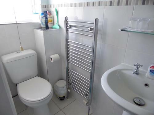 Hostal Mayfields Guest House