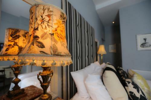 Hotel The Crown And Sceptre