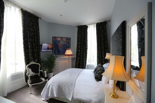 Hotel The Crown And Sceptre