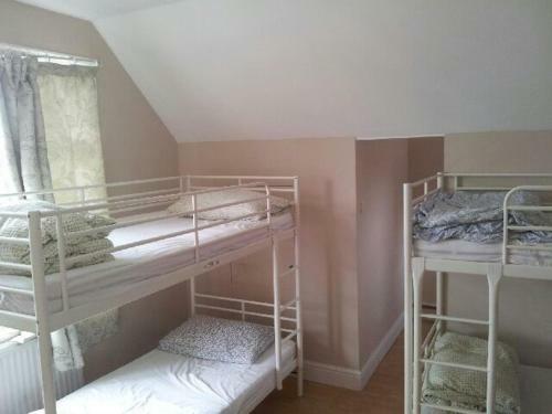 Hostal Compton Guest House