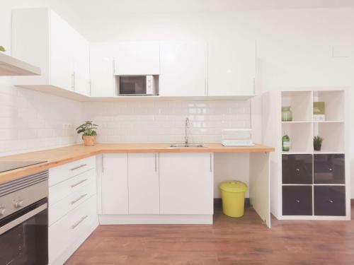 Lisa Apartment By Hlclub Hutb-060050