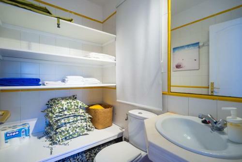 Fabulous Bungalow , Wifi, Swimming Pool And Beach