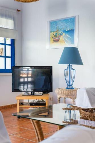 Fabulous Bungalow , Wifi, Swimming Pool And Beach