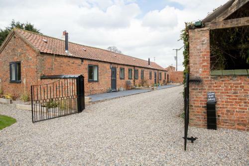 Thrush Nest Cottages - Wren & Stable