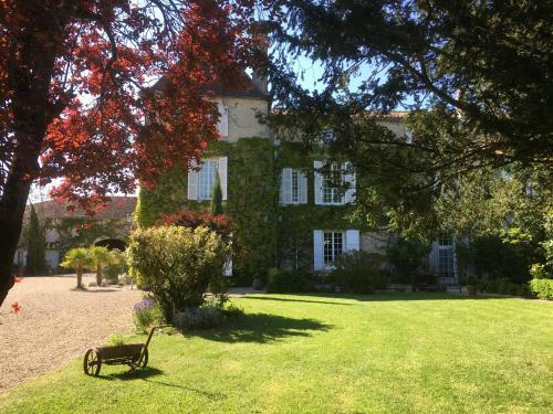 Bed & Breakfast Logis De Guitres - Chambres D'hotes