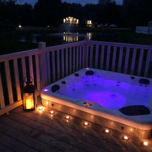 Juniper Lodge With Hot Tub