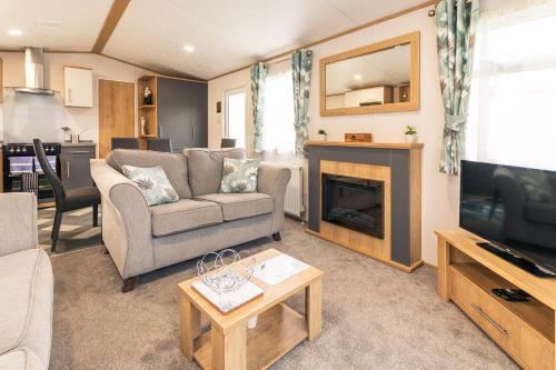 Yorkshire Lodge With Hot Tub