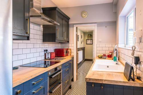 12 Scarborough Terrace