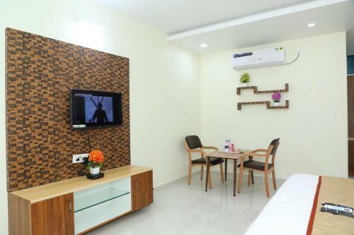 Hotel 8th Mile Suites