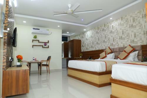 Hotel 8th Mile Suites