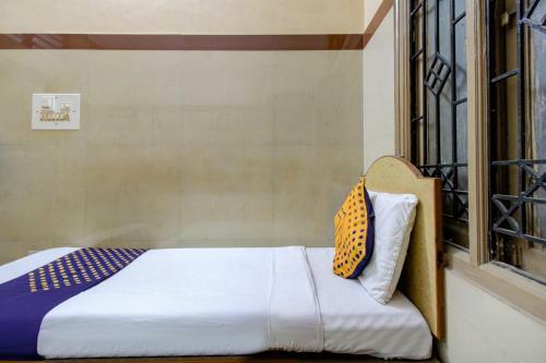 Hotel Spot On 75643 Golden Guest House