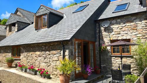 Tremodrett House Barn