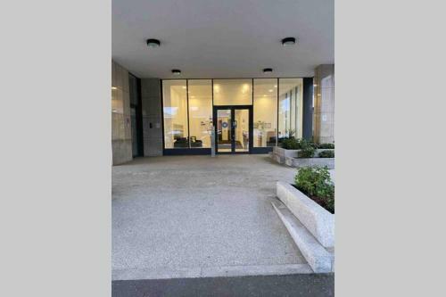 Luxury 1 Bedroom Apartment With Netflix & Parking
