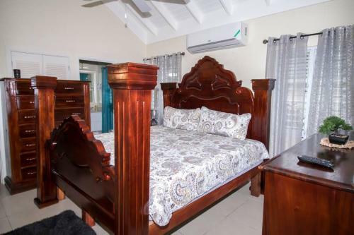 Modern And Cheerful 3 Bedroom Villa