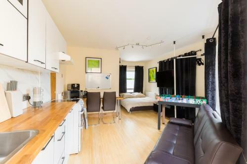 Umbrella Properties Private Apartment Birmingham