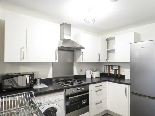 Tudors Esuites 5 Bed House