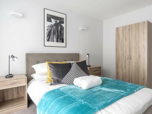 Tudors Esuites Jq Apartments Two Bedrooms