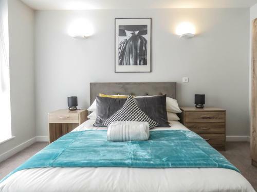 Tudors Esuites Jq Apartments Two Bedrooms