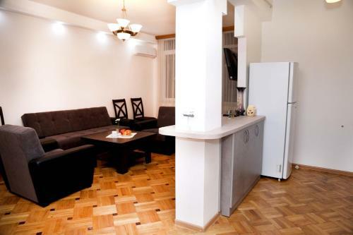 Sunny Apartment On Sayat-nova Avenue & Tours