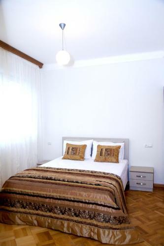 Sunny Apartment On Sayat-nova Avenue & Tours