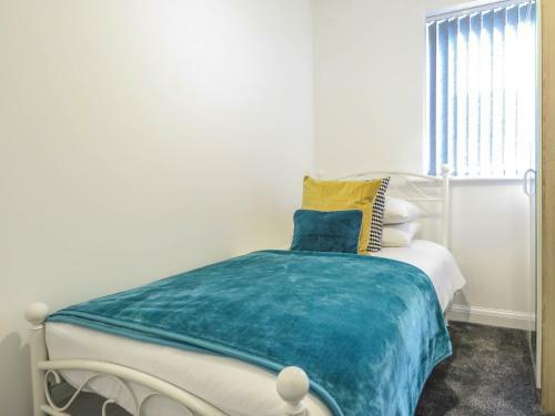 Tudors Esuites 7 Single Beds Driveway & Garden