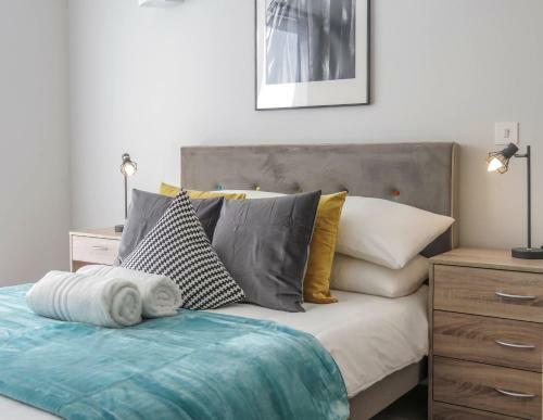 Tudors Esuites Jq Apartments Two Bedrooms