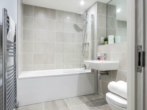 Tudors Esuites Jq Apartments Two Bedrooms